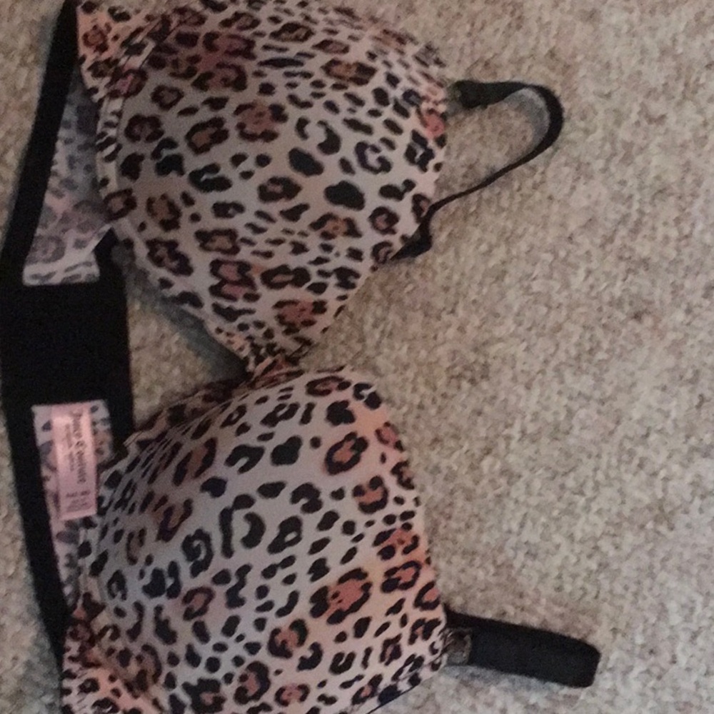 Juicy Couture Leopard‎ Print Underwire Bra.